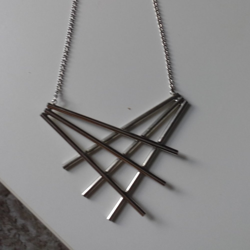 SILVER MODERN NECKLACE - Picture 2 of 2